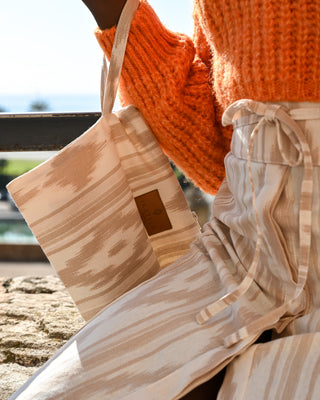 KLEINE TASCHE MIT HANDSCHLAUFE